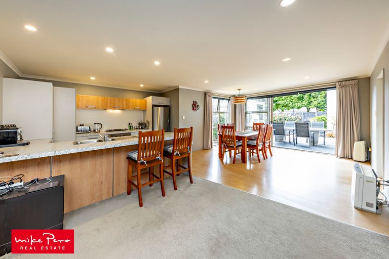 Photo of property in 47 Bruce Pulman Drive, Takanini, 2112