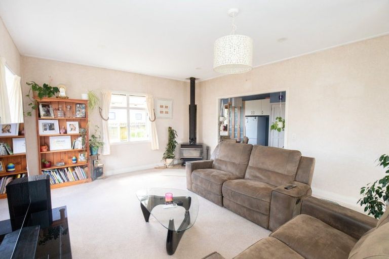 Photo of property in 11 Darlington Street, Ngatea, 3503