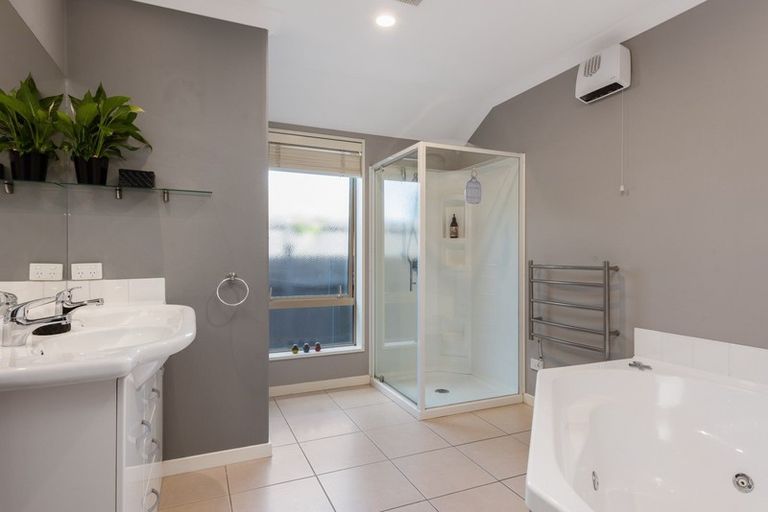 Photo of property in 27 Tremorne Avenue, Blenheim, 7201
