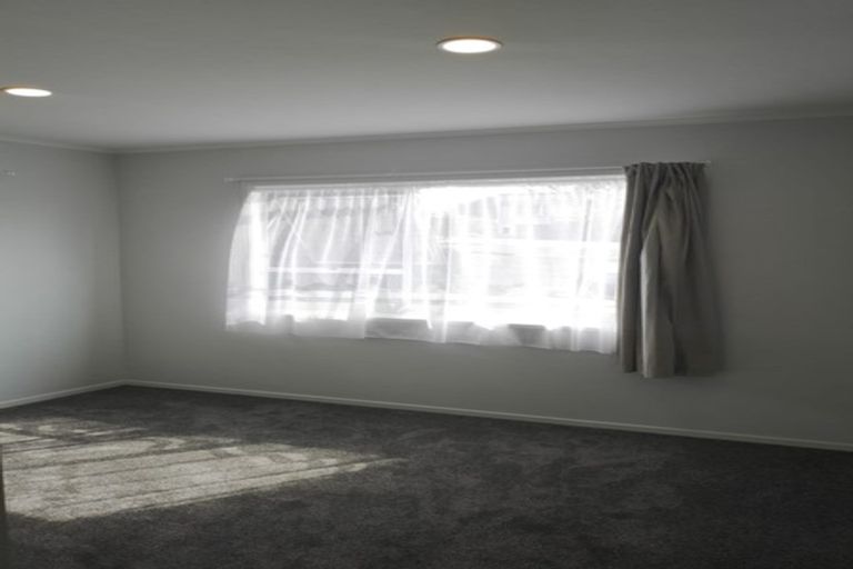 Photo of property in 73 Triangle Road, Massey, Auckland, 0614