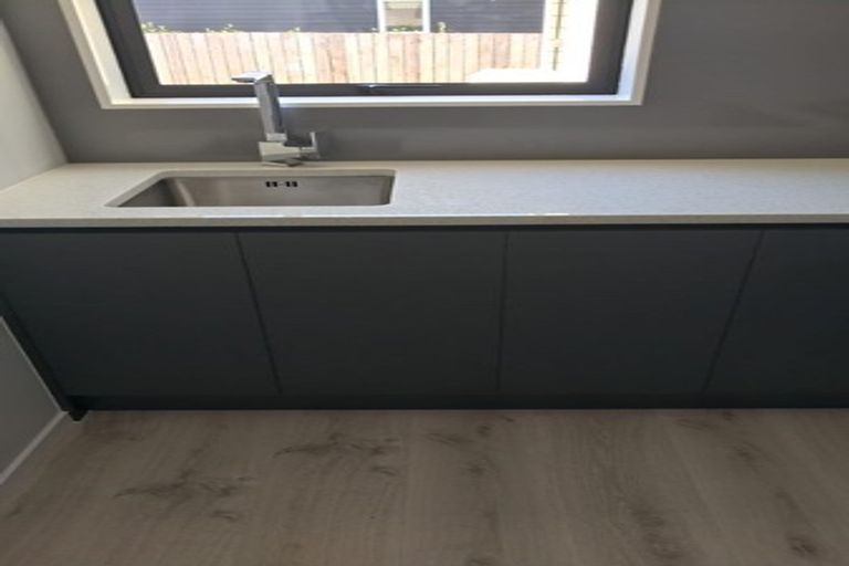 Photo of property in 2 Nanleen Rise, Manurewa, Auckland, 2105