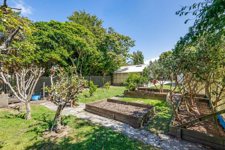Photo of property in 27 Hayward Terrace, Waiwhetu, Lower Hutt, 5010