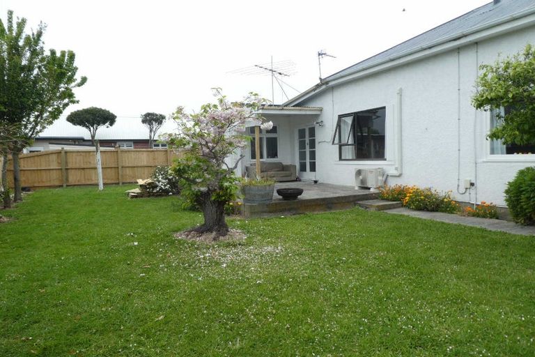 Photo of property in 28 Division Street, Riccarton, Christchurch, 8041