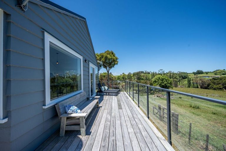 Photo of property in 47 Merril Road, Paparoa, 0571