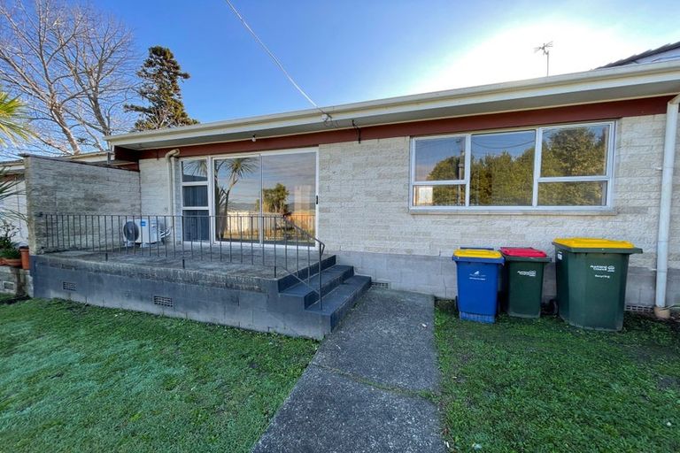 Photo of property in 2/30 Mcleod Road, Henderson, Auckland, 0612