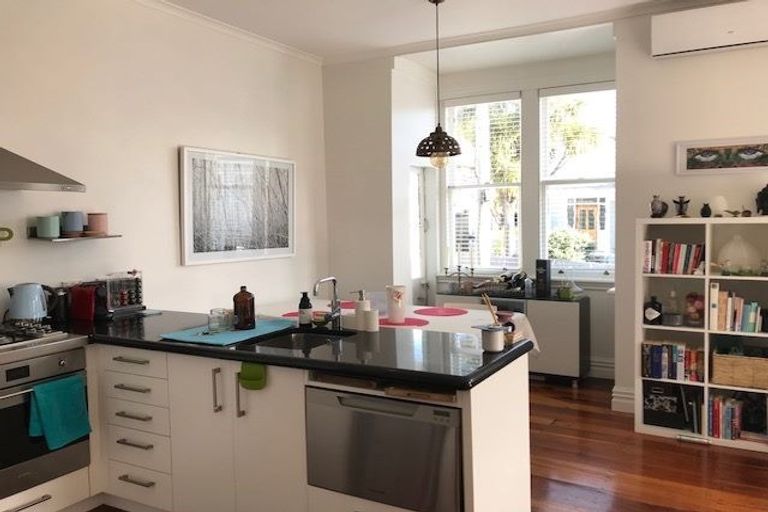 Photo of property in 9 Dawson Street, Berhampore, Wellington, 6023