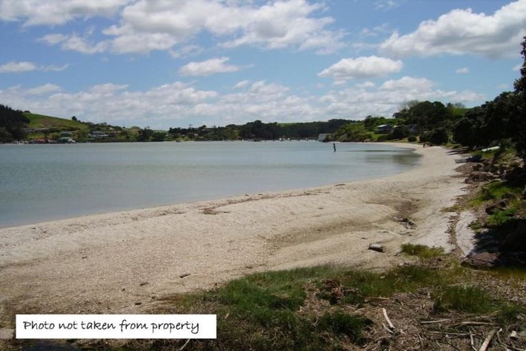 Photo of property in 29 Oxford Street, Whakapirau, Maungaturoto, 0583