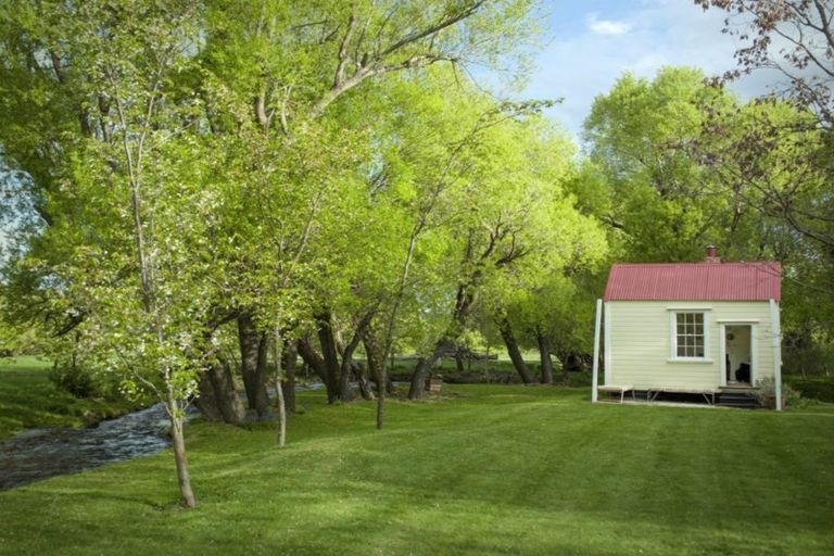 Photo of property in Lombardy Cottage, 162 Shepherds Flat Road, Cambrians, Oturehua, 9386