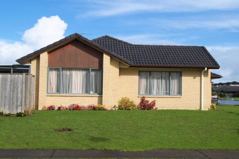 Photo of property in 1 Erne Crescent, East Tamaki, Auckland, 2016