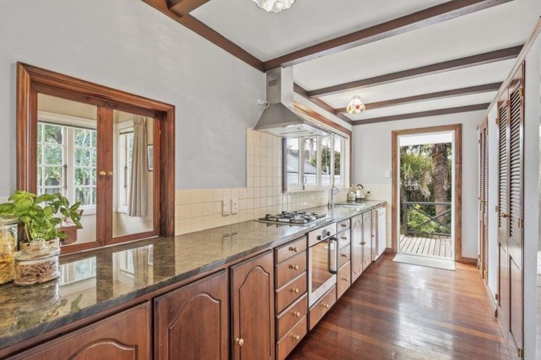 Photo of property in 195 Queen Street, Northcote Point, Auckland, 0627