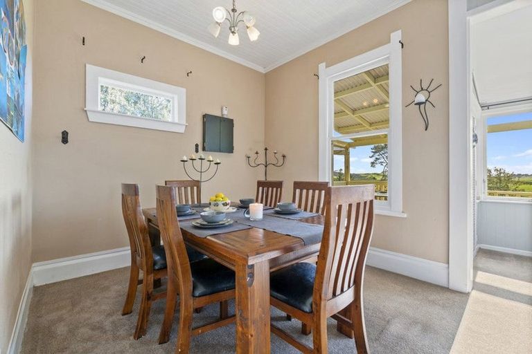 Photo of property in 2442 South Head Road, South Head, Helensville, 0874
