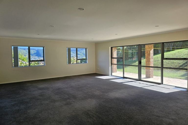Photo of property in 50 Bing Lucas Drive, Tawa, Wellington, 5028