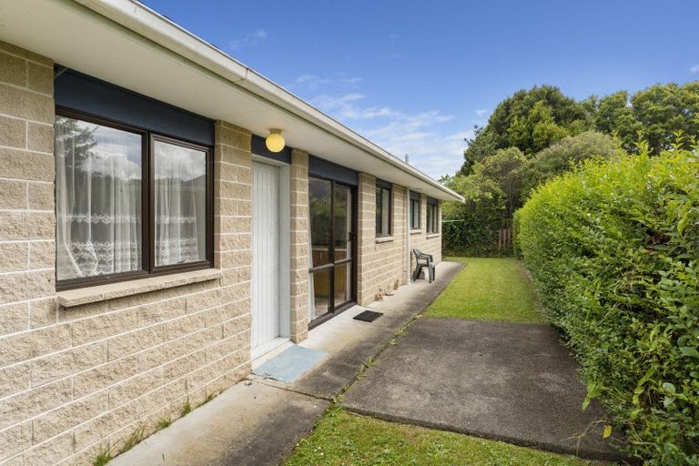 Photo of property in 6 Bevan Place, Otaki, 5512