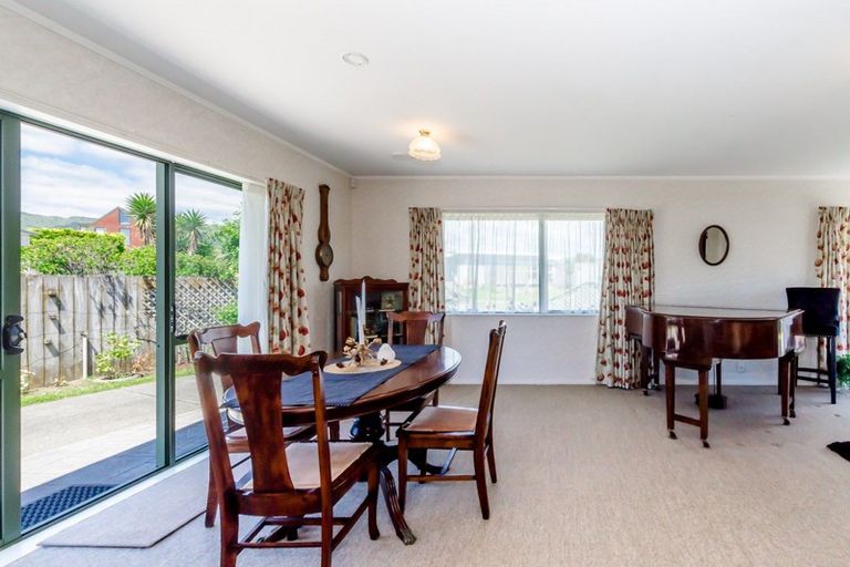 Photo of property in 7 Tobys Way, Waikanae Beach, Waikanae, 5036