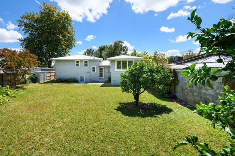 Photo of property in 75 Ruamahanga Crescent, Terrace End, Palmerston North, 4410