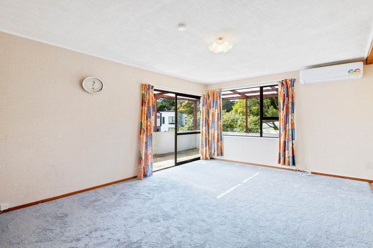 Photo of property in 76 Powrie Street, Glenfield, Auckland, 0629