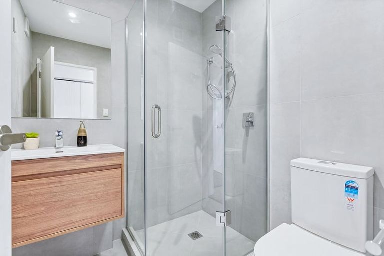 Photo of property in 10/28 Lavelle Road, Henderson, Auckland, 0612