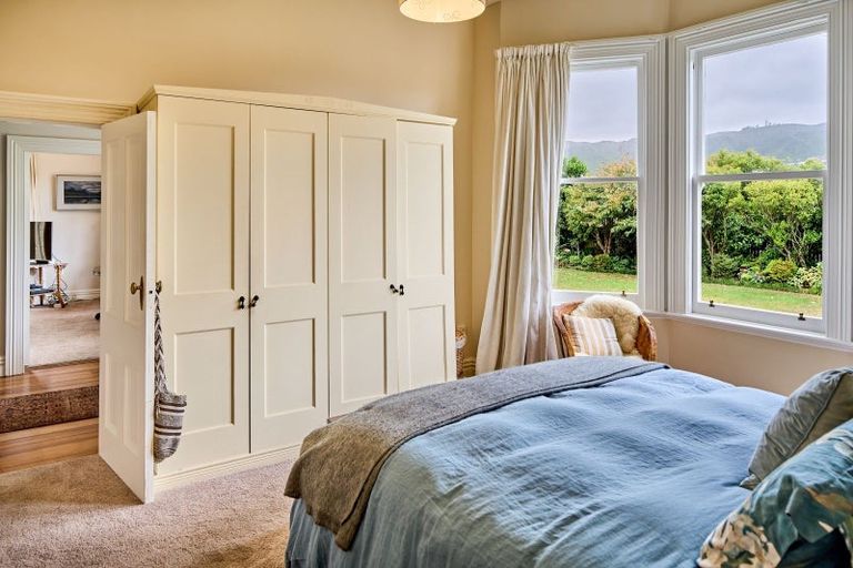 Photo of property in 6 Ngaio Gorge Road, Ngaio, Wellington, 6035