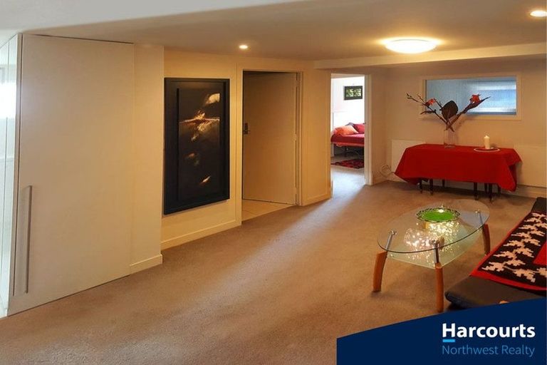 Photo of property in 148 Luckens Road, West Harbour, Auckland, 0618