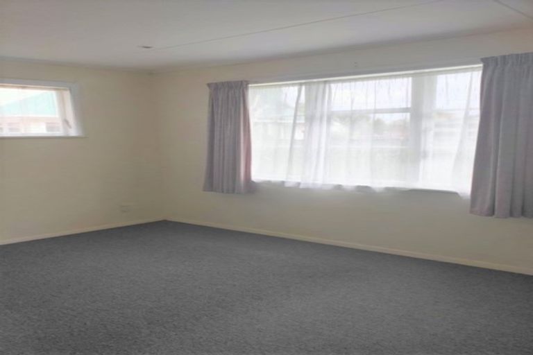 Photo of property in 5 Redwood Street, Elderslea, Upper Hutt, 5018