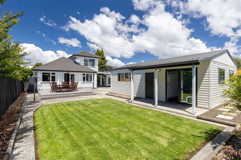 Photo of property in 8 Mappleton Avenue, Burnside, Christchurch, 8053