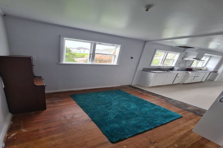 Photo of property in 52 Bell Street, Tawa, Wellington, 5028