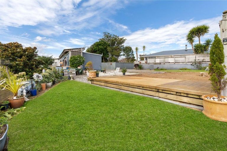 Photo of property in 21a Karaka Street, Merrilands, New Plymouth, 4312