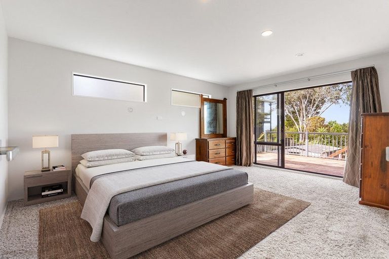 Photo of property in 84 Wade River Road, Stanmore Bay, Whangaparaoa, 0932