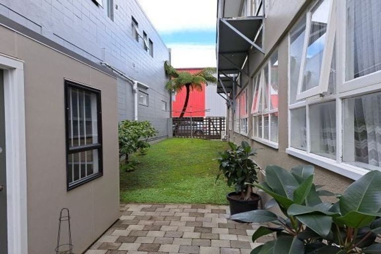 Photo of property in 1/33 Queen Street, Upper Hutt Central, Upper Hutt, 5018