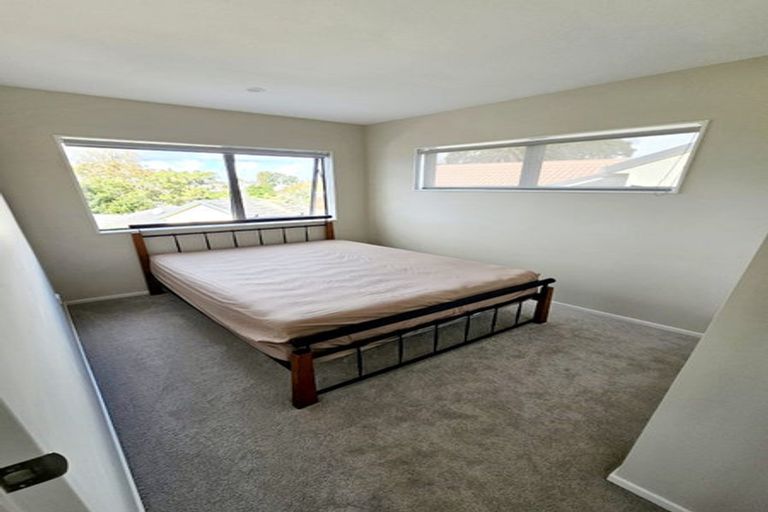 Photo of property in 247c Glenfield Road, Hillcrest, Auckland, 0627