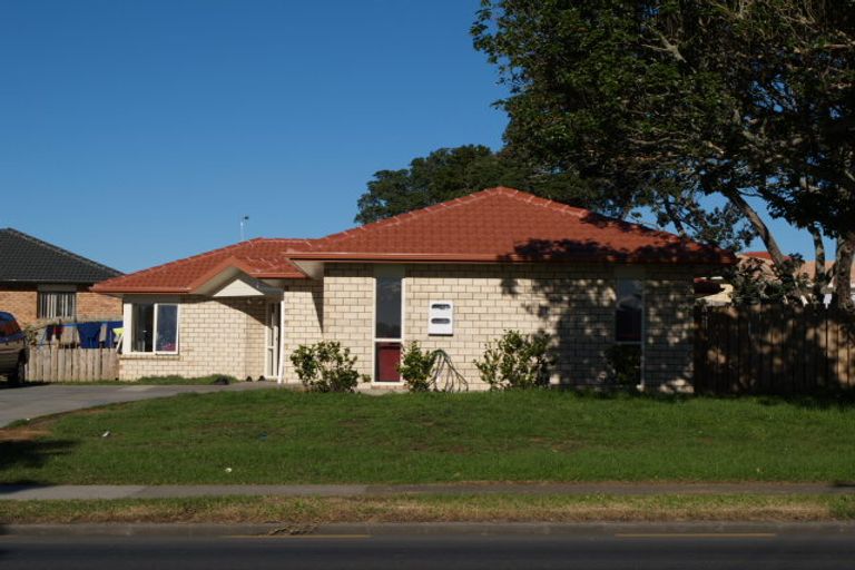 Photo of property in 556 Massey Road, Mangere, Auckland, 2022