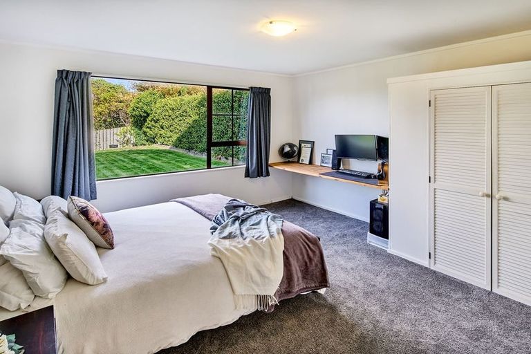 Photo of property in 9 The Sounding, Whitby, Porirua, 5024