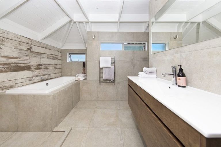 Photo of property in 1/91 Princes Street, Northcote Point, Auckland, 0627