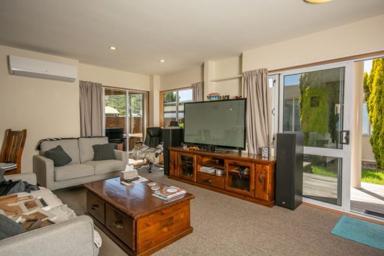 Photo of property in 27a Beach Road, Waikawa, Picton, 7220