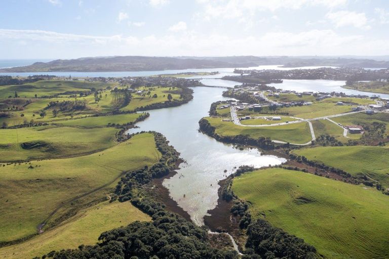 Photo of property in 6 Kapokapowai Street, Raglan, 3225