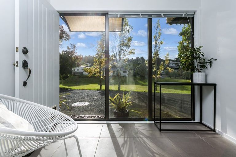 Photo of property in 1/14 Greenvalley Rise, Glenfield, Auckland, 0629