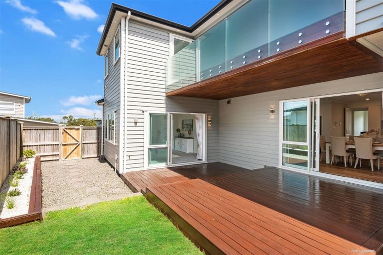 Photo of property in 20 Spyglass Street, Red Beach, 0932