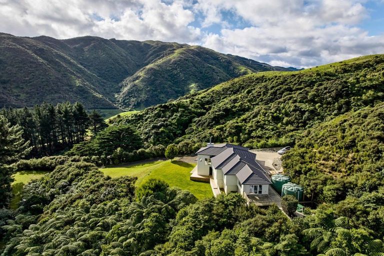 Photo of property in 999 Moonshine Road, Judgeford, Porirua, 5381