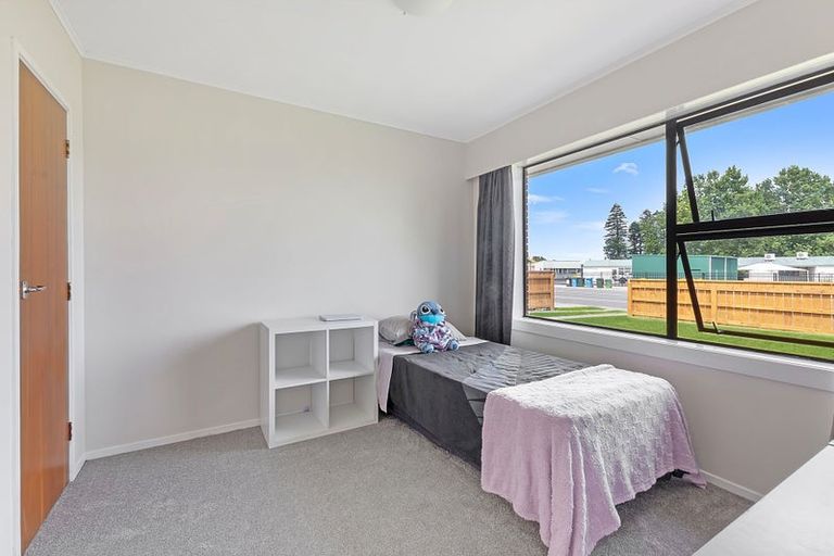 Photo of property in 61 College Road, Edgecumbe, 3120