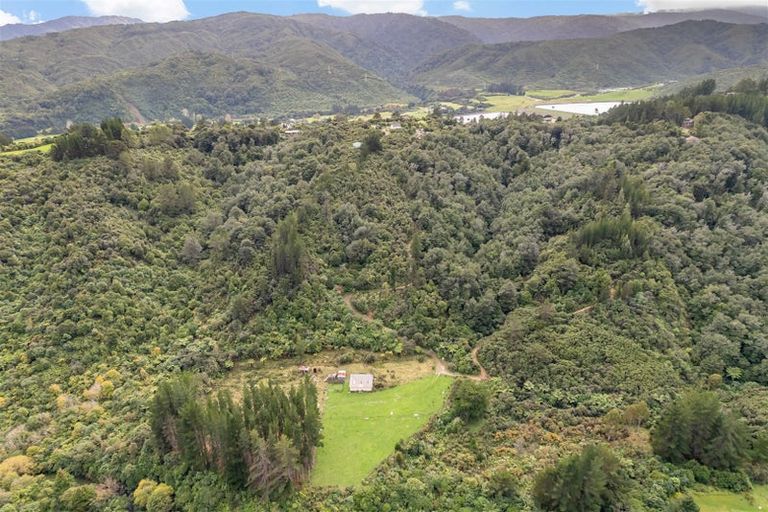 Photo of property in 1154d State Highway 2, Te Marua, Upper Hutt, 5018