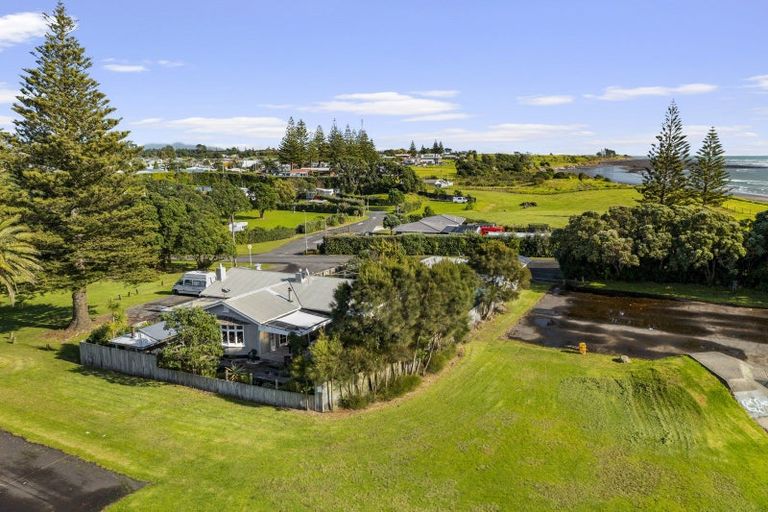 Photo of property in 9 West Beach, Waitara, 4320