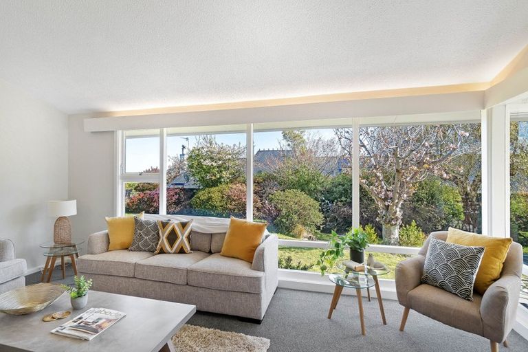 Photo of property in 136 Dyers Pass Road, Cashmere, Christchurch, 8022