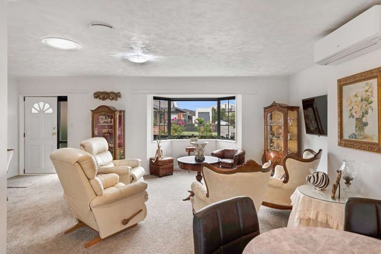 Photo of property in 6 Surrey Lane, Levin, 5510