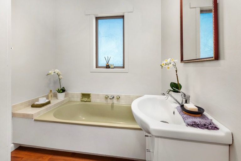 Photo of property in 110 Cambridge Road, Hillcrest, Hamilton, 3216