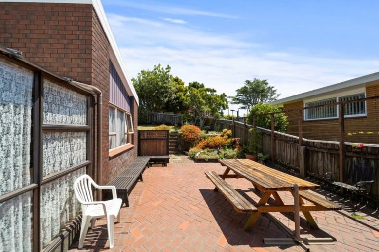 Photo of property in 20 Tiverton Crescent, Whalers Gate, New Plymouth, 4310