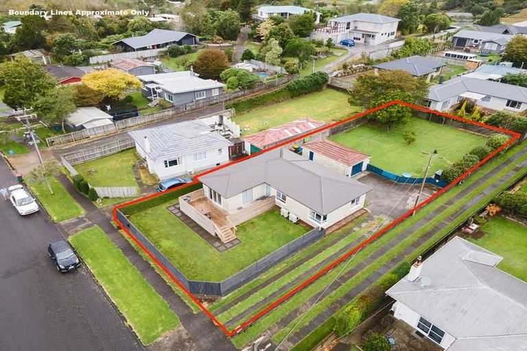 Photo of property in 14 Cowling Road, Hurdon, New Plymouth, 4310