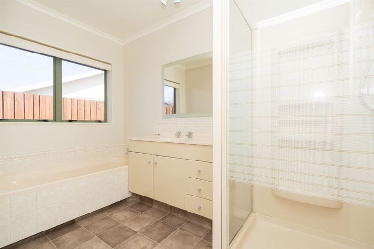 Photo of property in 26 Admiral Crescent, Flagstaff, Hamilton, 3210