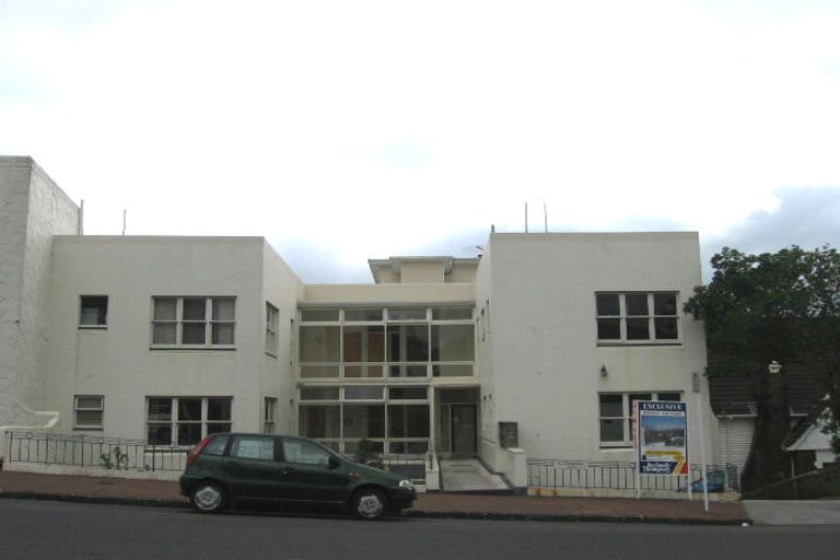 Photo of property in Illawarra Flats, 11/6 Brighton Road, Parnell, Auckland, 1052