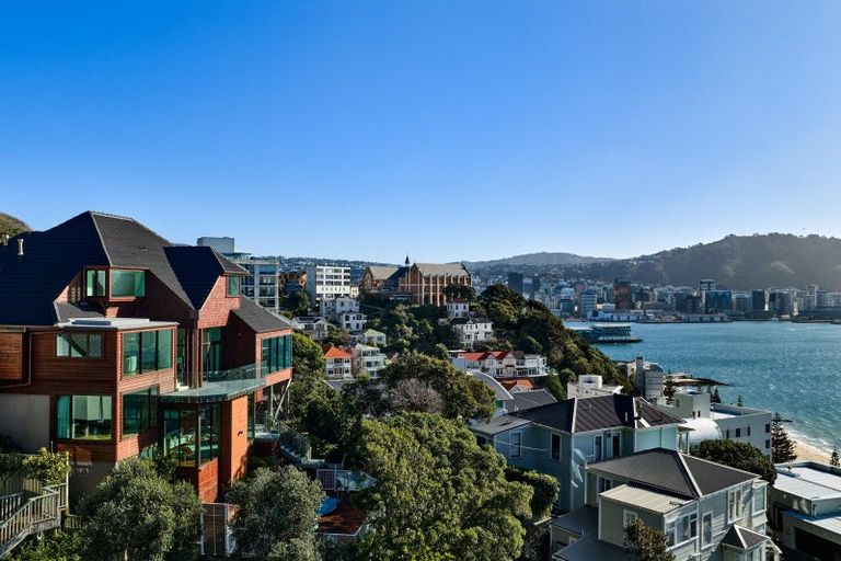 Photo of property in 3 Bayview Terrace, Oriental Bay, Wellington, 6011