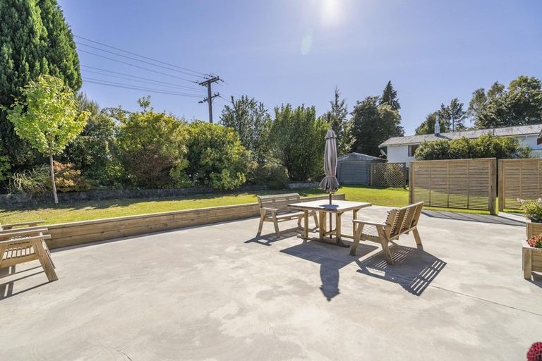 Photo of property in 15 Home Street, Manapouri, 9679